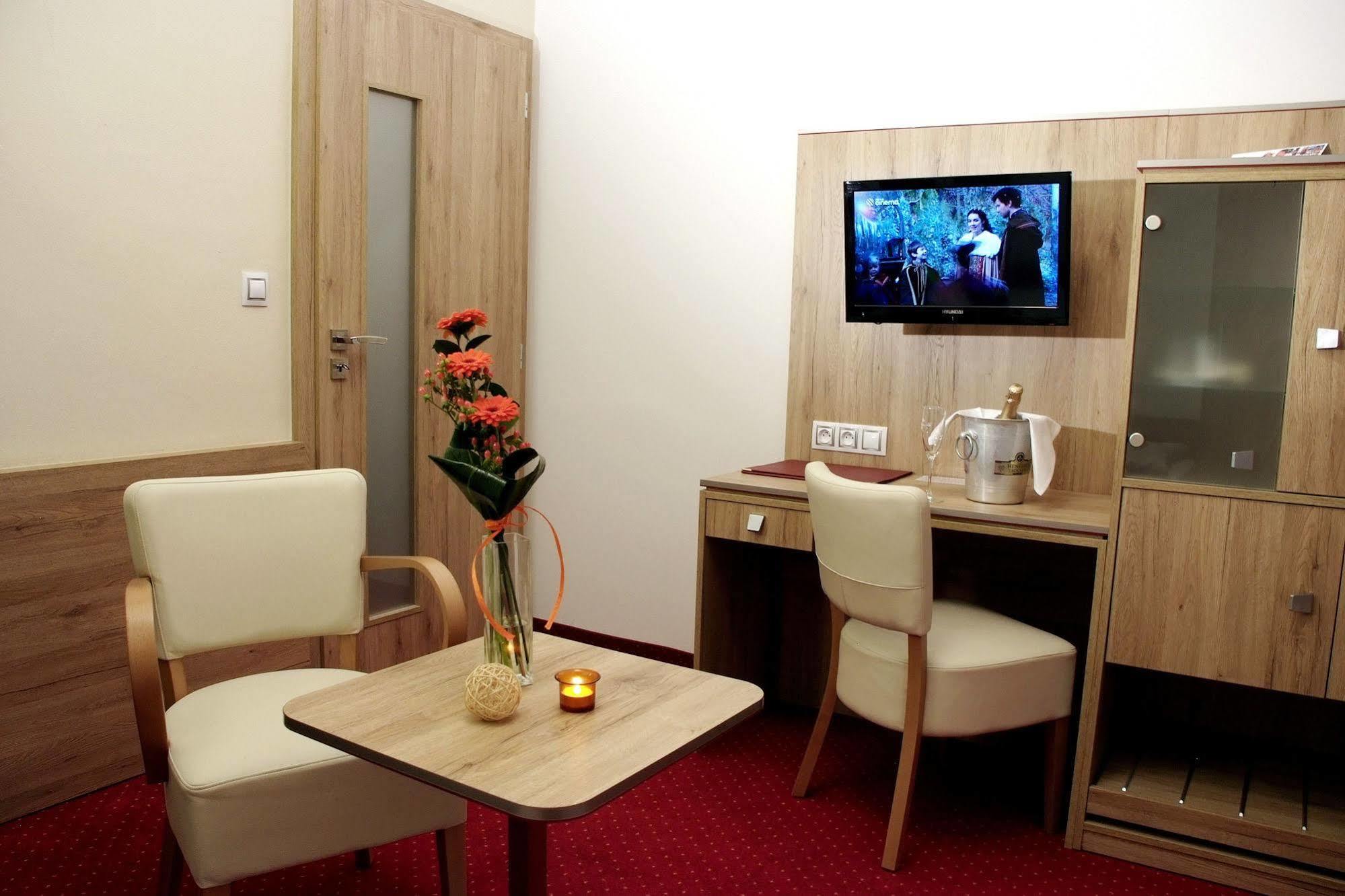 Royal Marianske Lazne Hotel Bagian luar foto